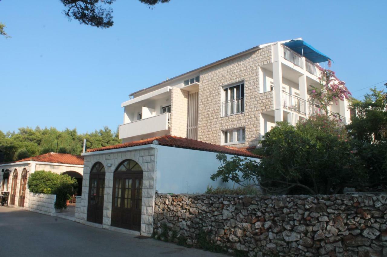 耶尔萨Covahouse公寓 外观 照片